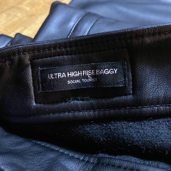 Social Tourist vegan leather baggy sz.9R - Picture 6 of 6